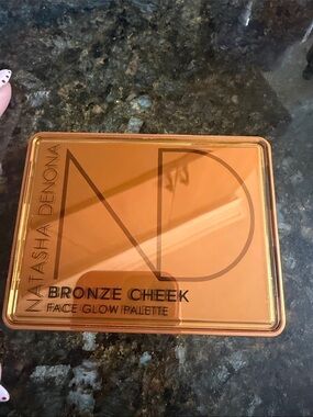 Never used Natasha denona bronze cheek palette